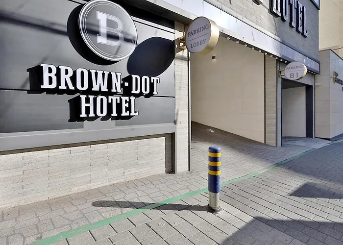 Brown Dot Minam Отель 2*